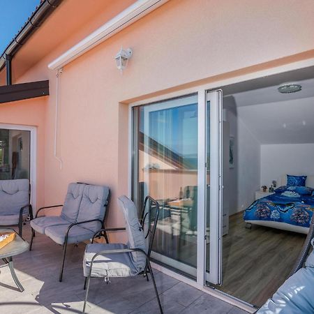 Nice Apartment In Stara Baska With Kitchen Kültér fotó