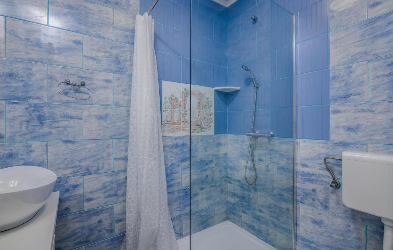 Nice Apartment In Stara Baska With Kitchen Kültér fotó