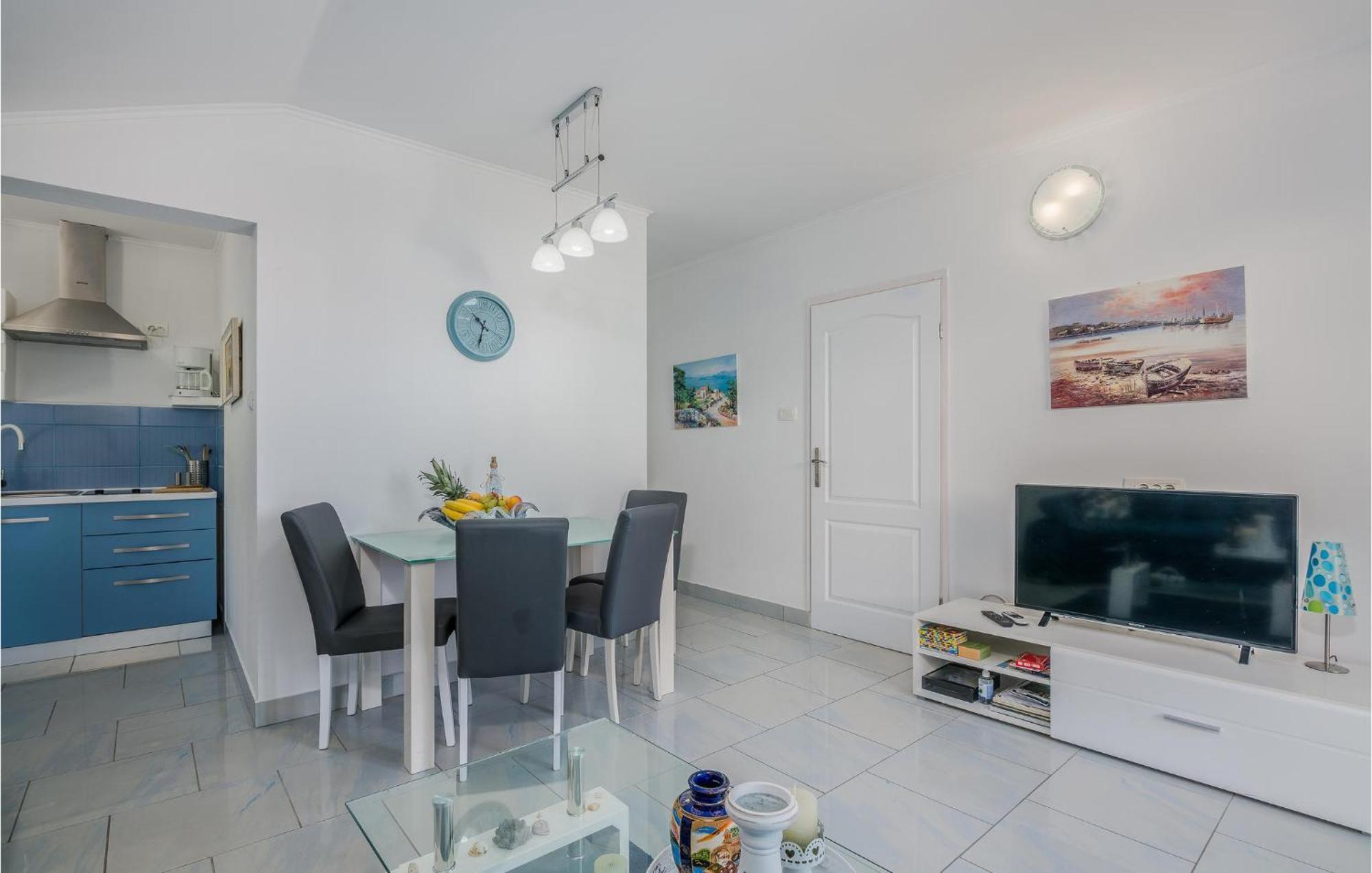 Nice Apartment In Stara Baska With Kitchen Kültér fotó