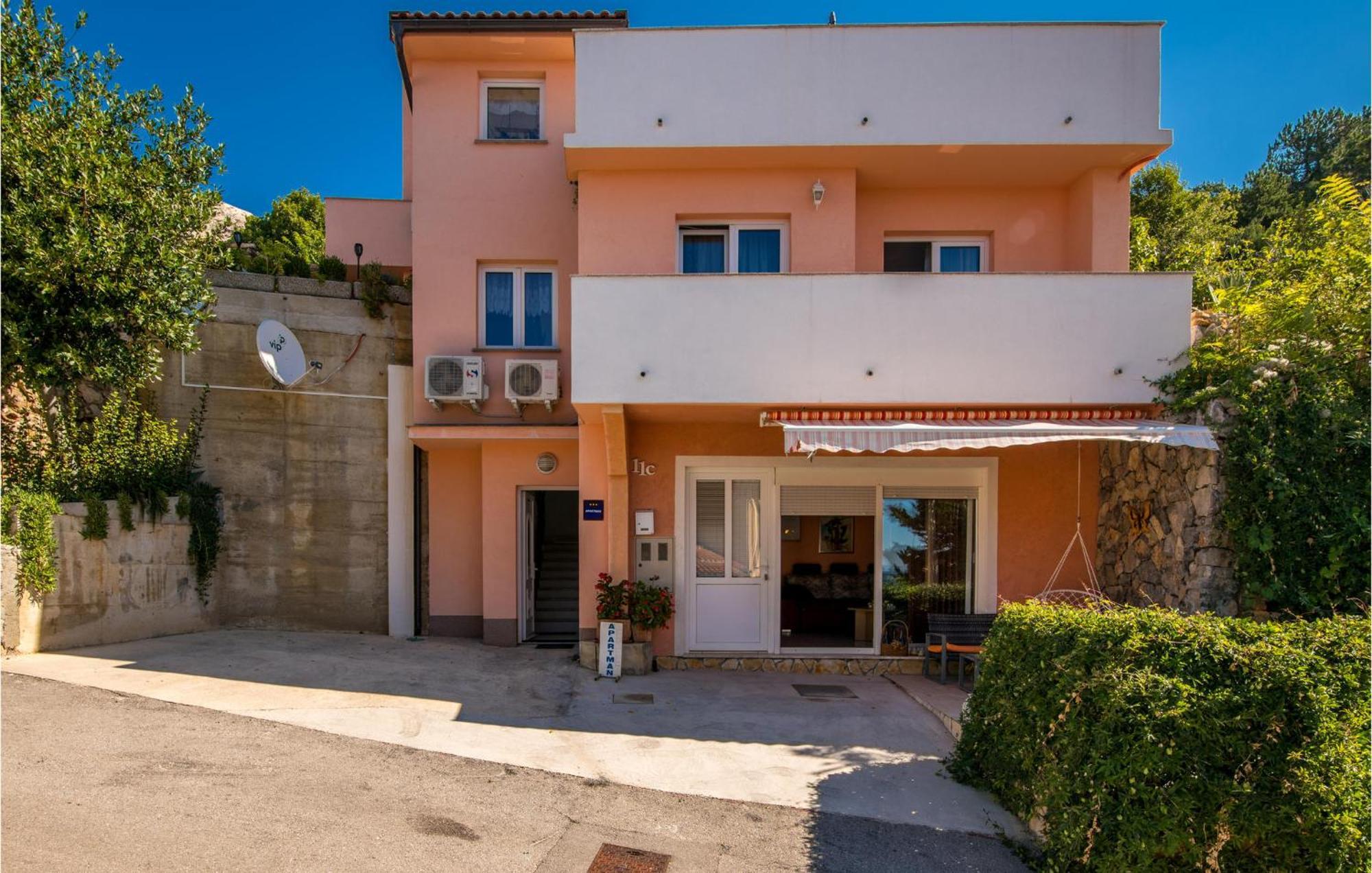 Nice Apartment In Stara Baska With Kitchen Kültér fotó